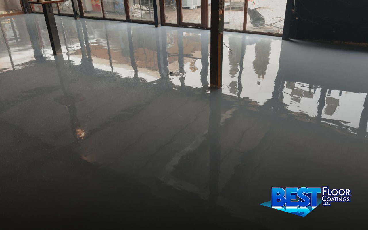 Epoxy floors are a combination of two chemical components: a resin and a hardener.